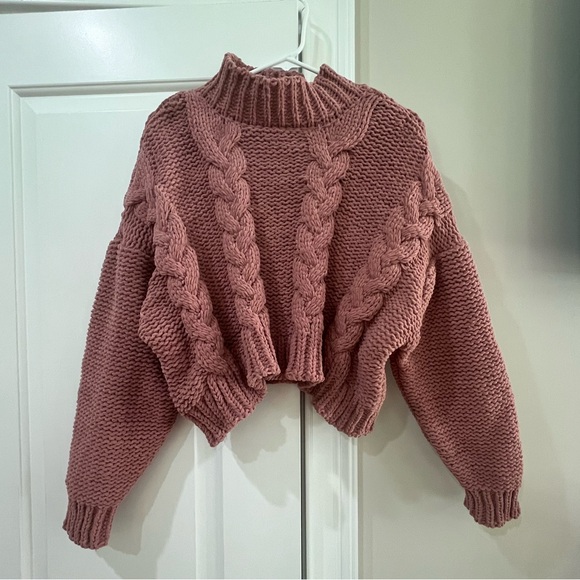 Altar’d State Cropped Chunky Cable Sweater Size Small - Picture 1 of 7
